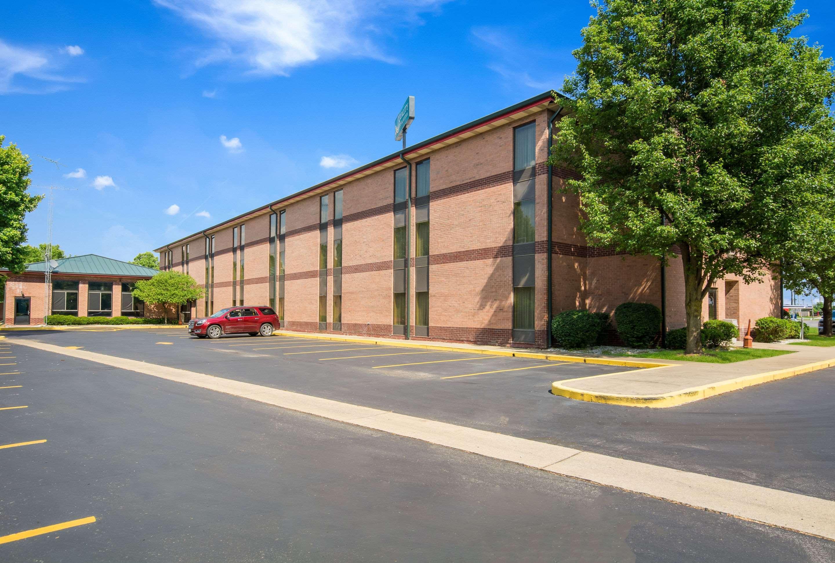 Quality Inn & Suites Sellersburg Exterior foto