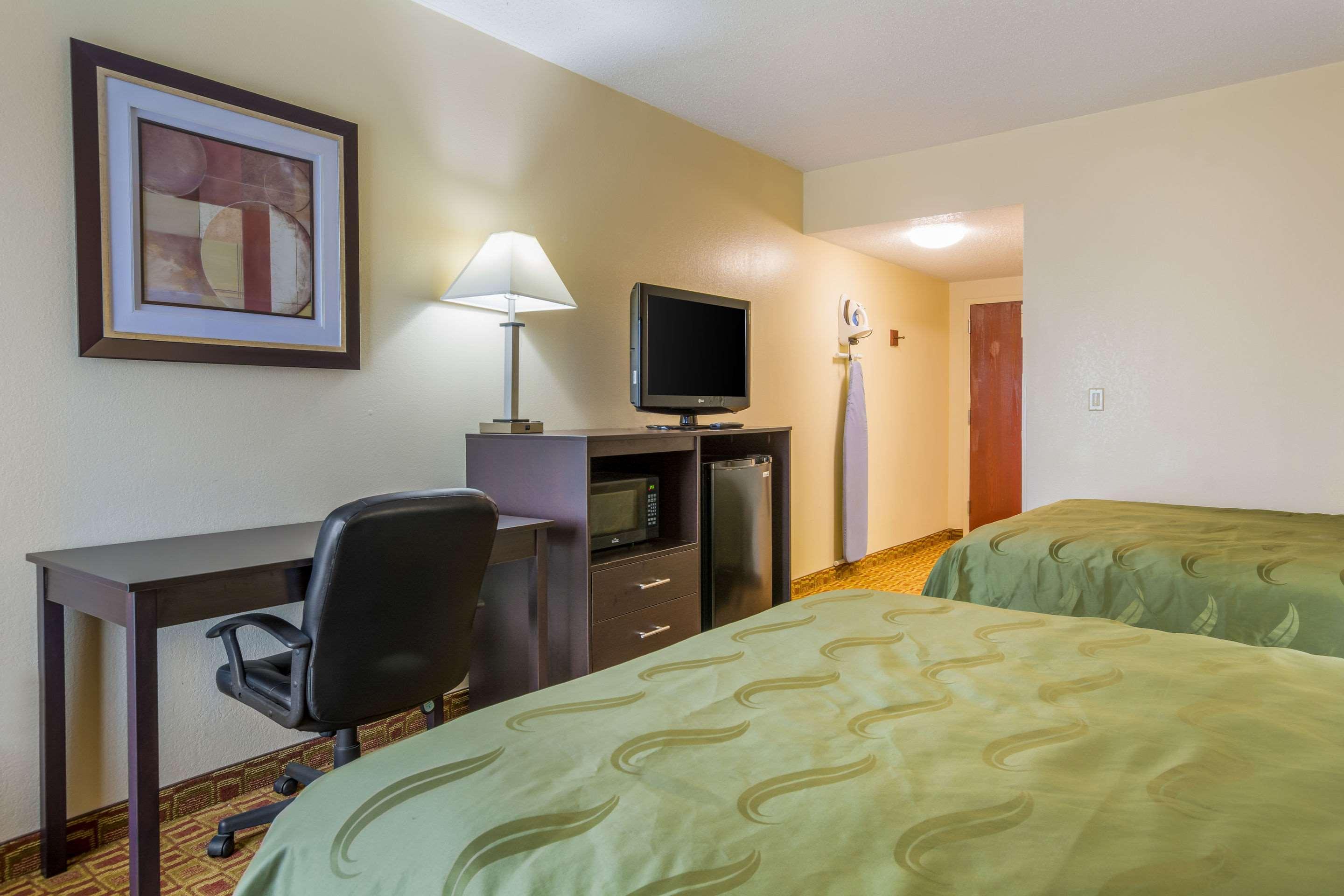 Quality Inn & Suites Sellersburg Exterior foto