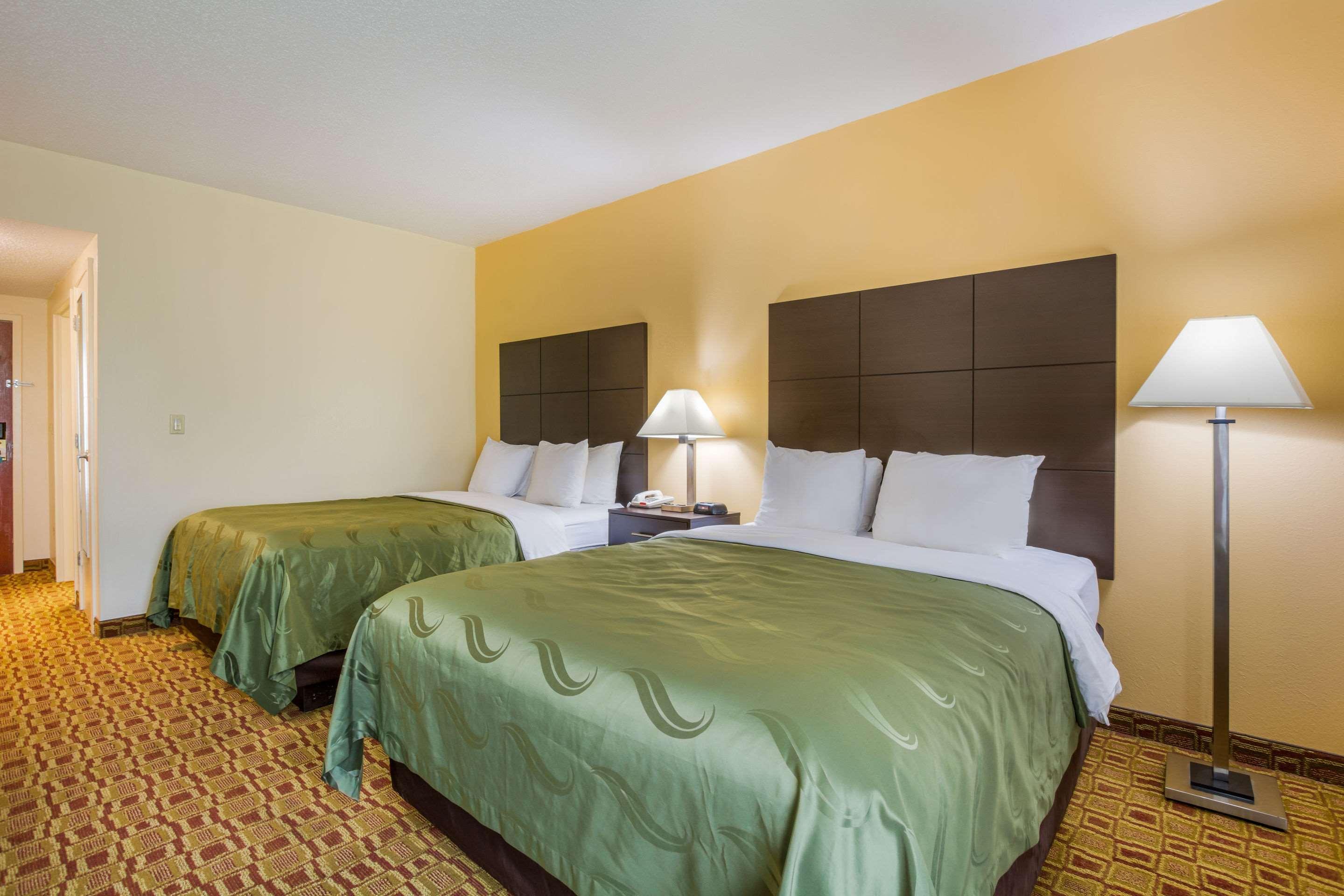 Quality Inn & Suites Sellersburg Exterior foto