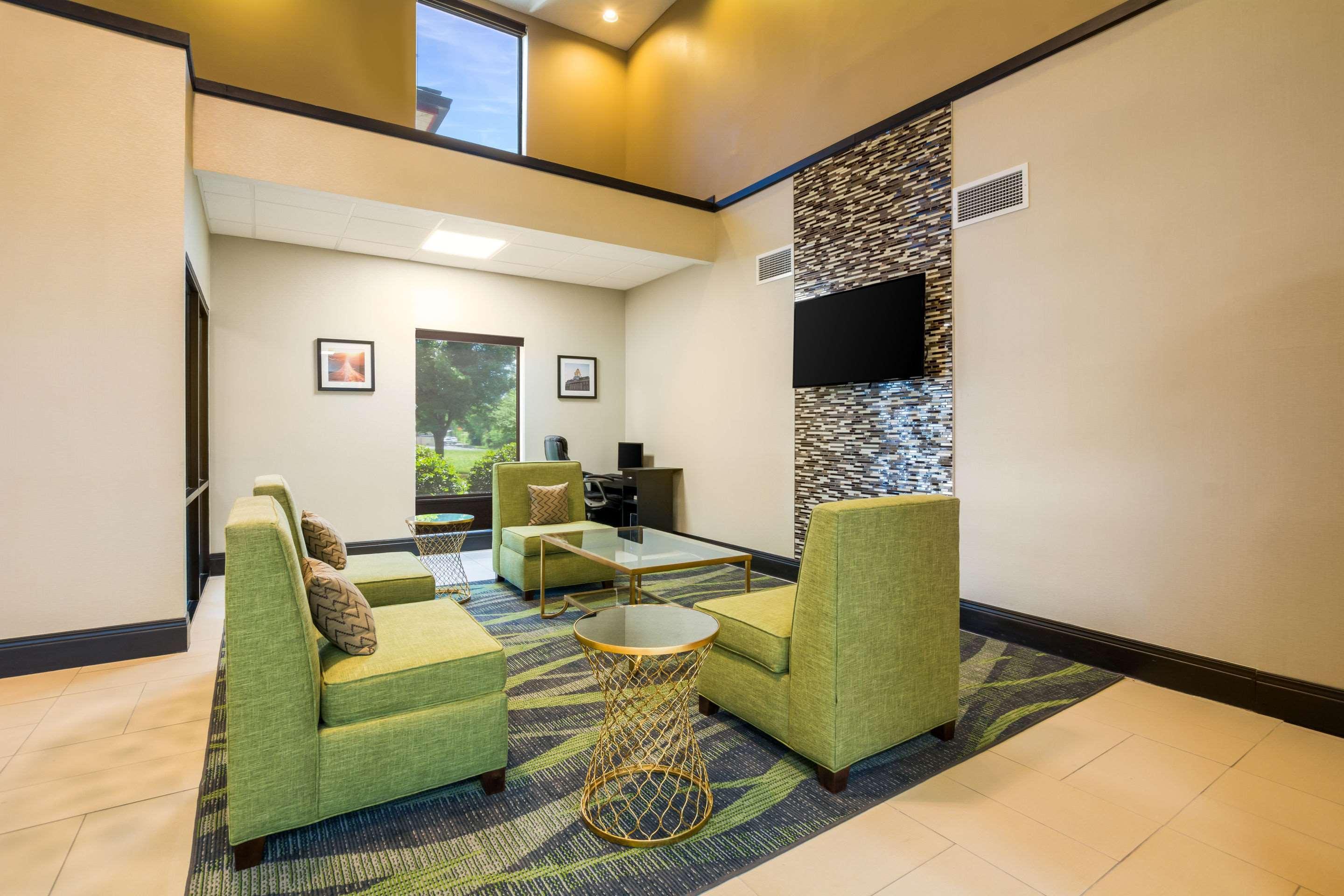 Quality Inn & Suites Sellersburg Exterior foto