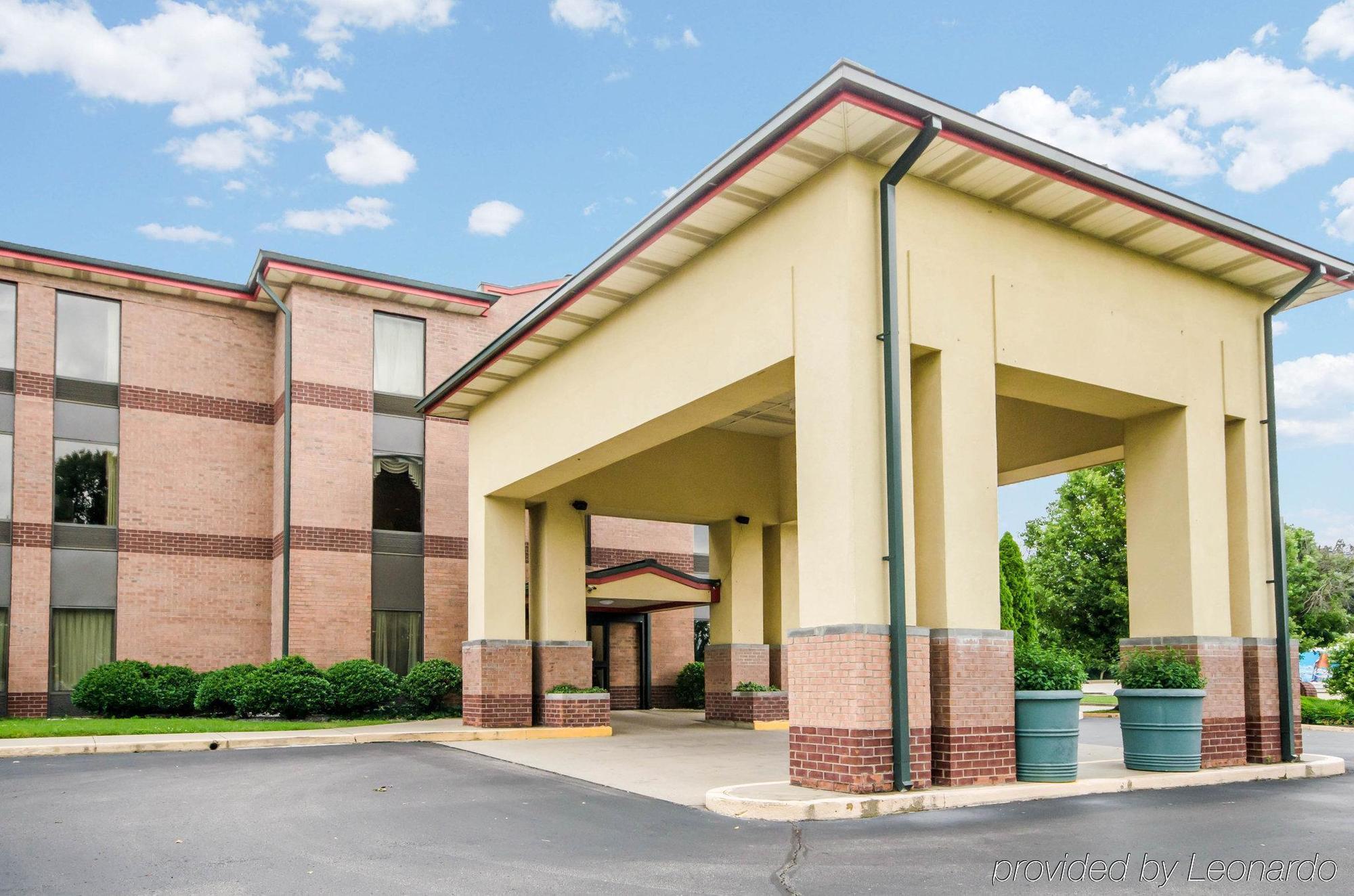 Quality Inn & Suites Sellersburg Exterior foto