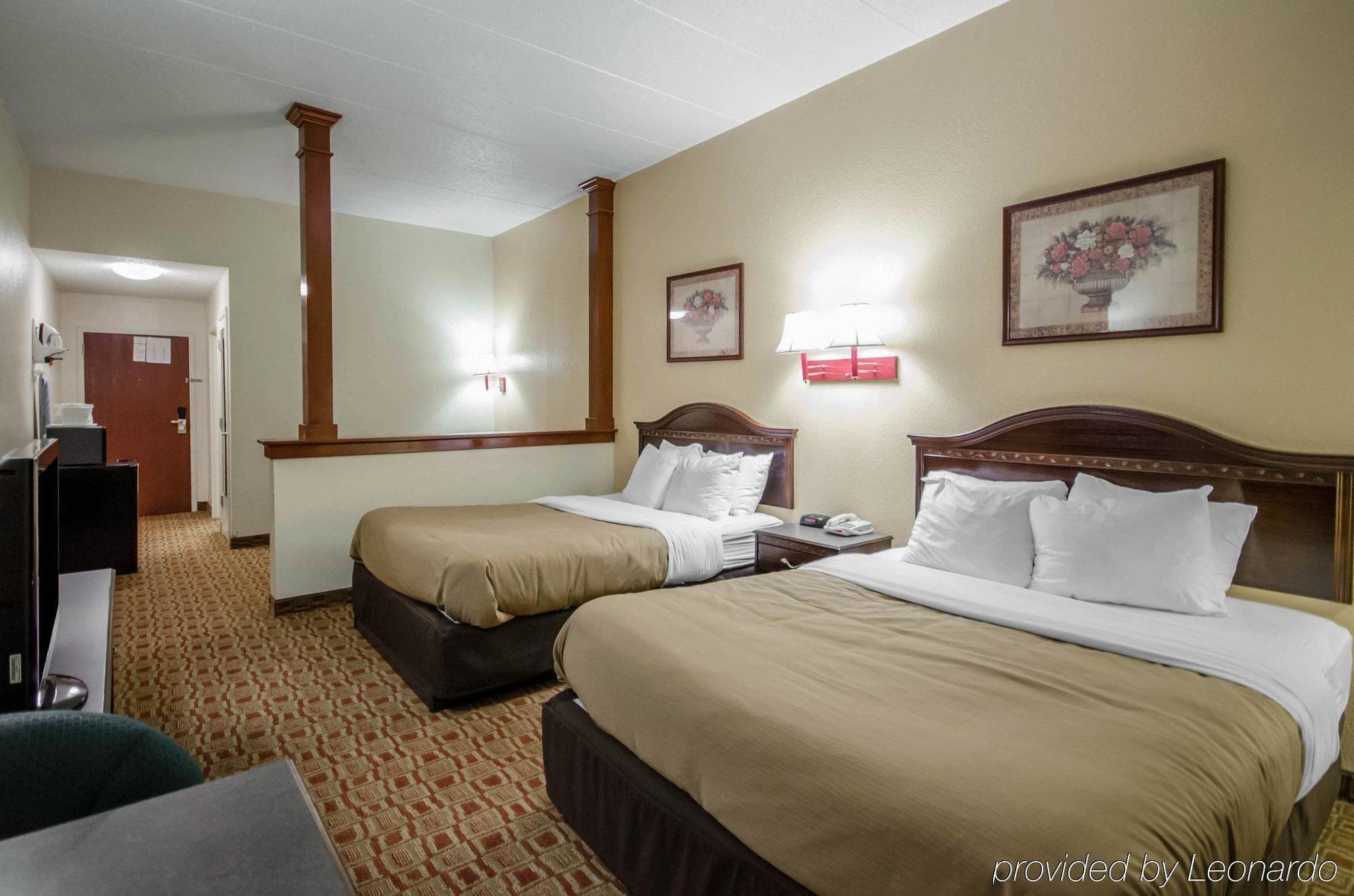 Quality Inn & Suites Sellersburg Exterior foto