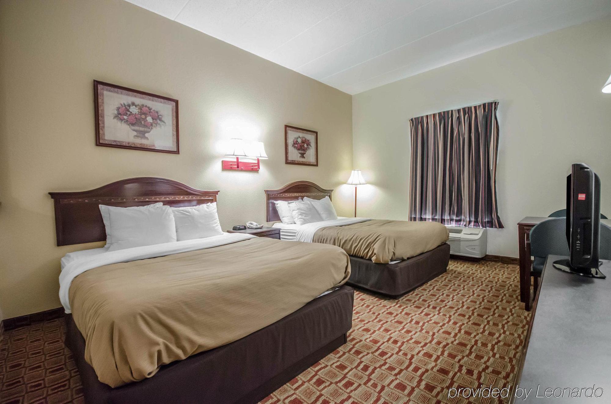 Quality Inn & Suites Sellersburg Exterior foto